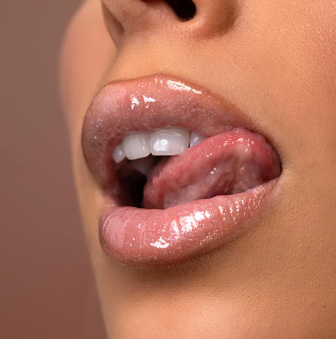 Gloss Boss Aura by Helena Coelho