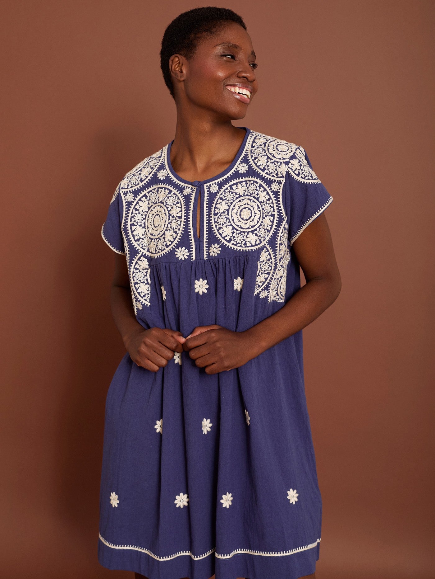 Vestido Bordado Mandala