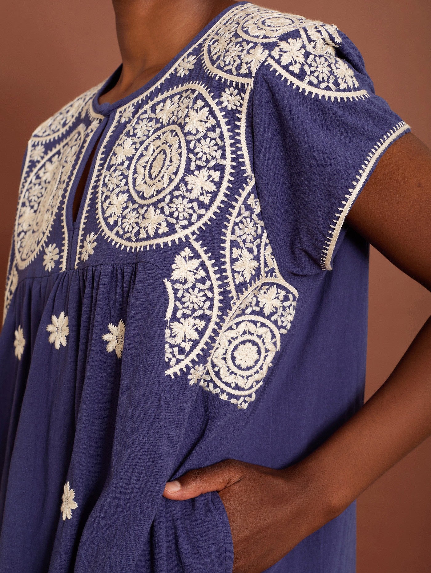 Vestido Bordado Mandala