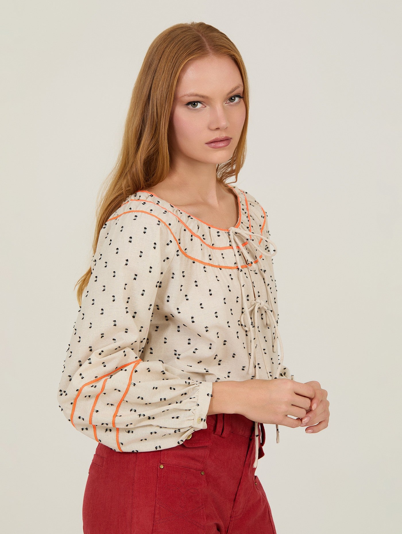 Blusa Plumetis Com Fitas