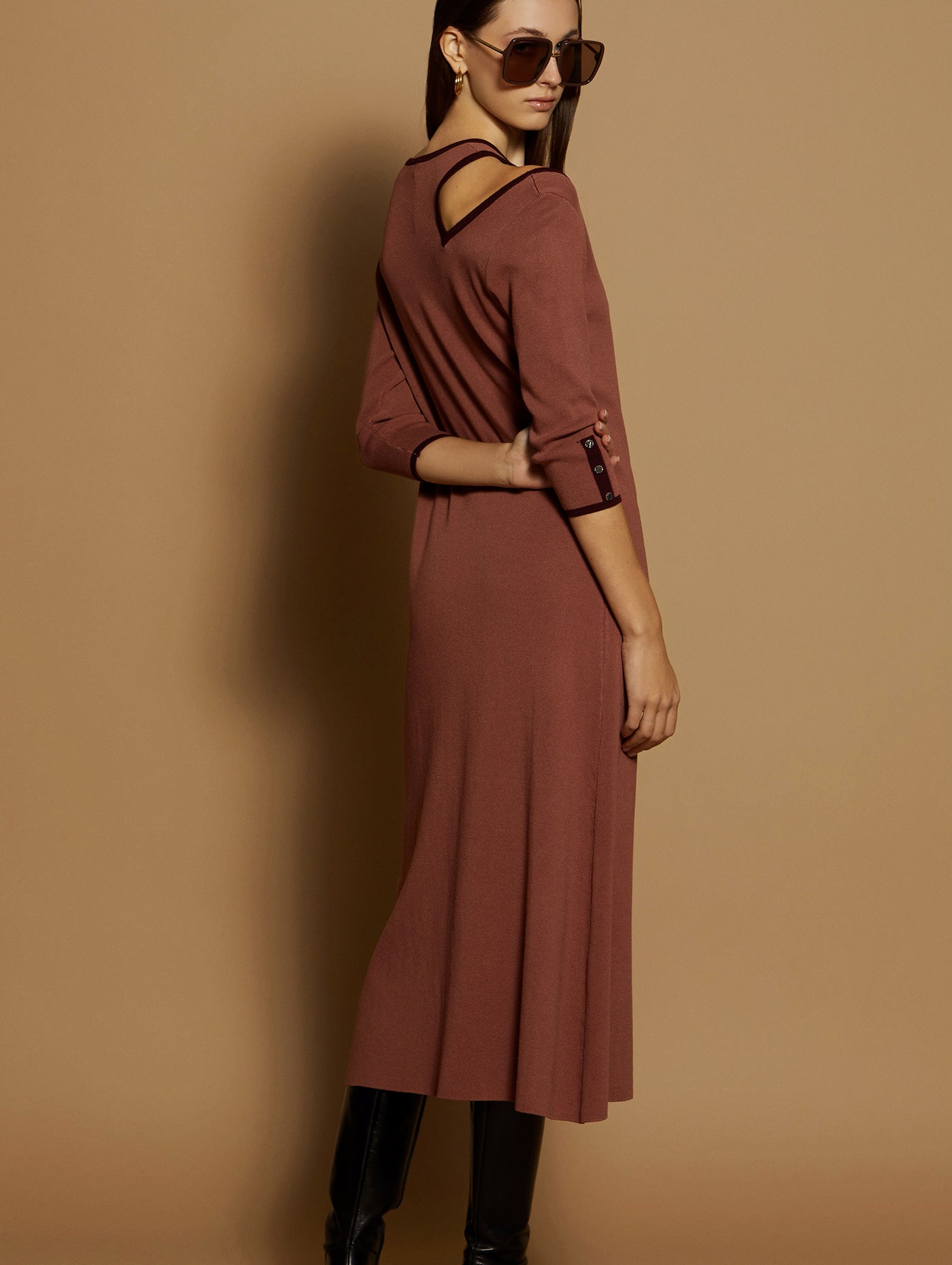 Vestido Con Escote
