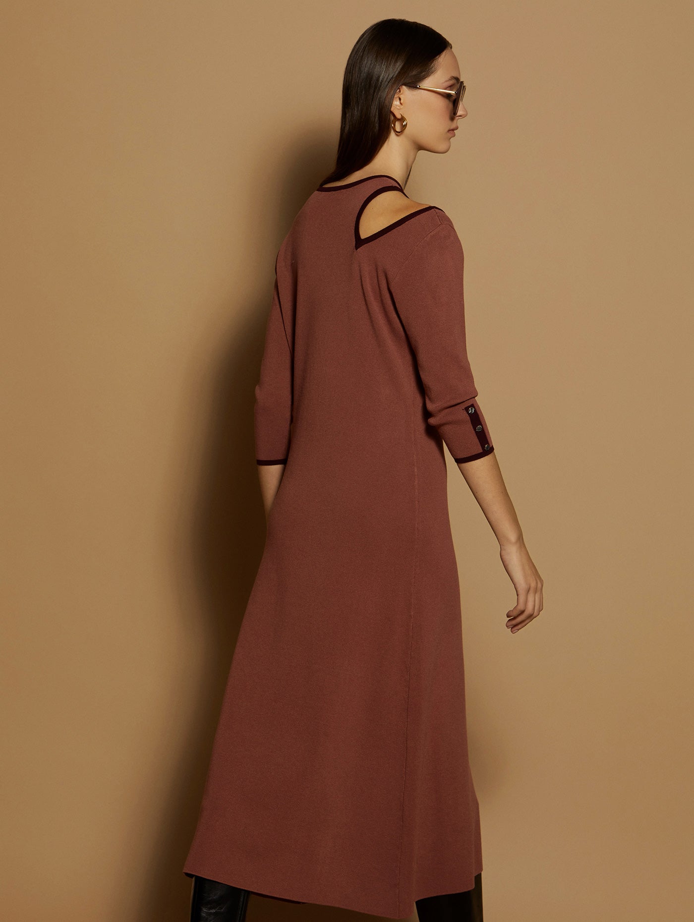 Vestido Con Escote