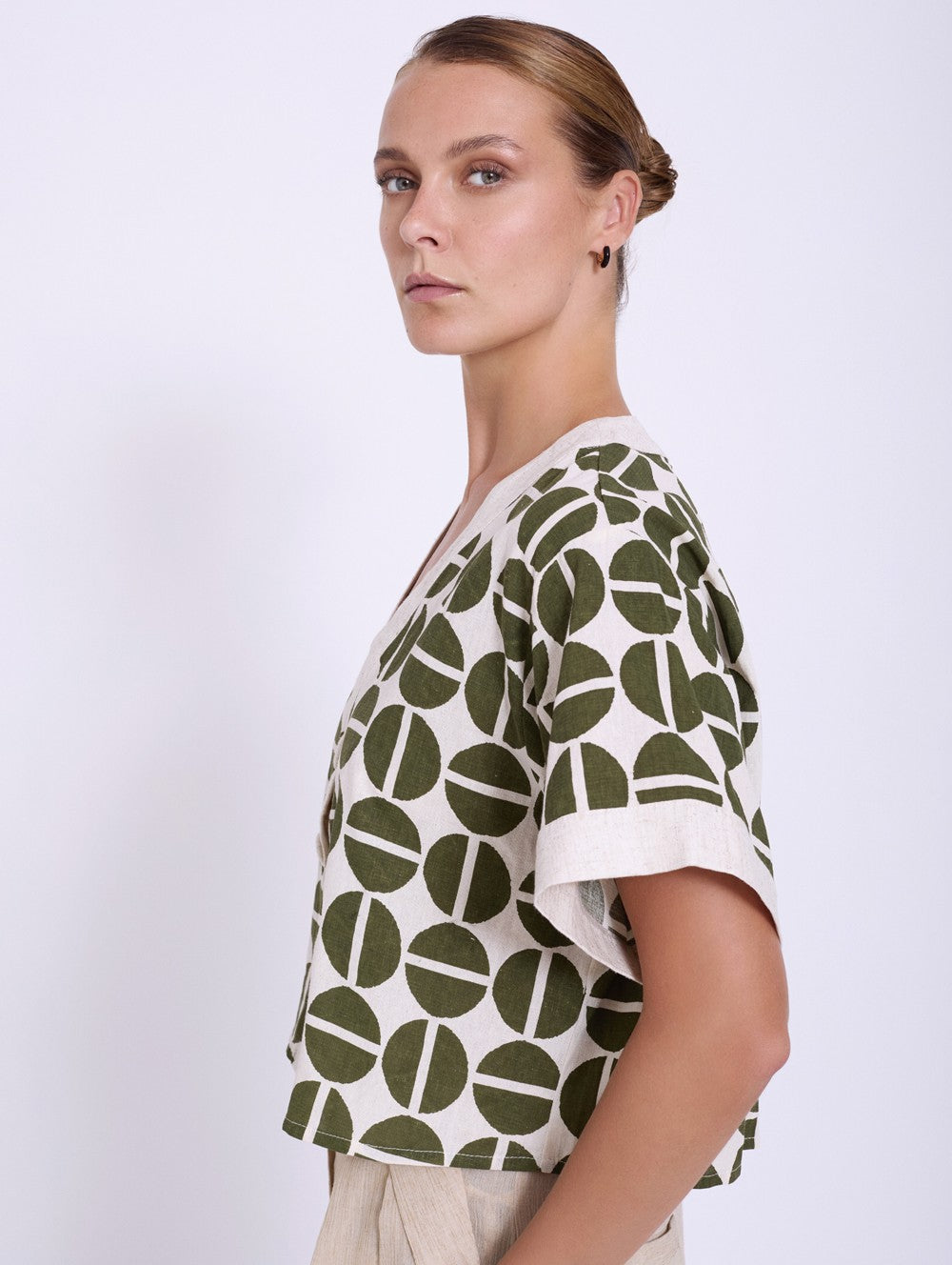 Camisa Círculos Contrastantes