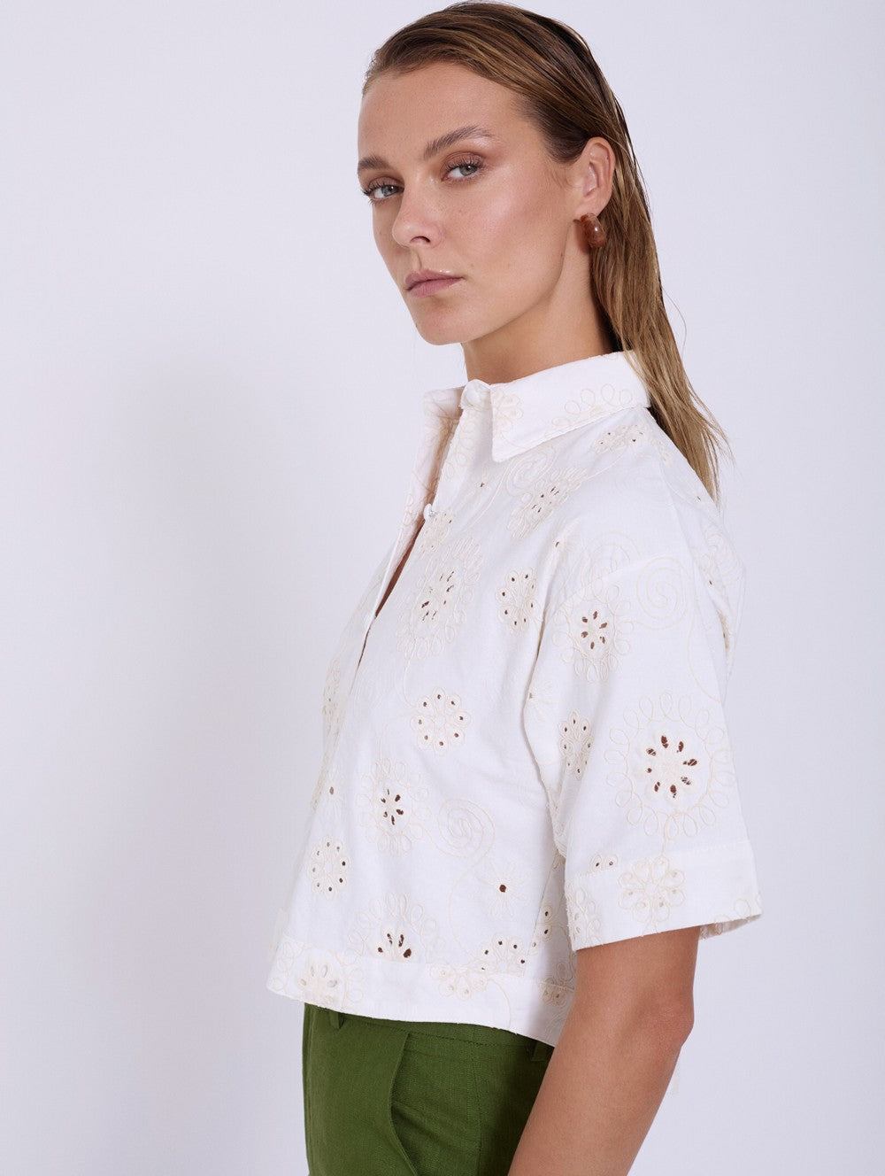 Blusa Bordada Suiça
