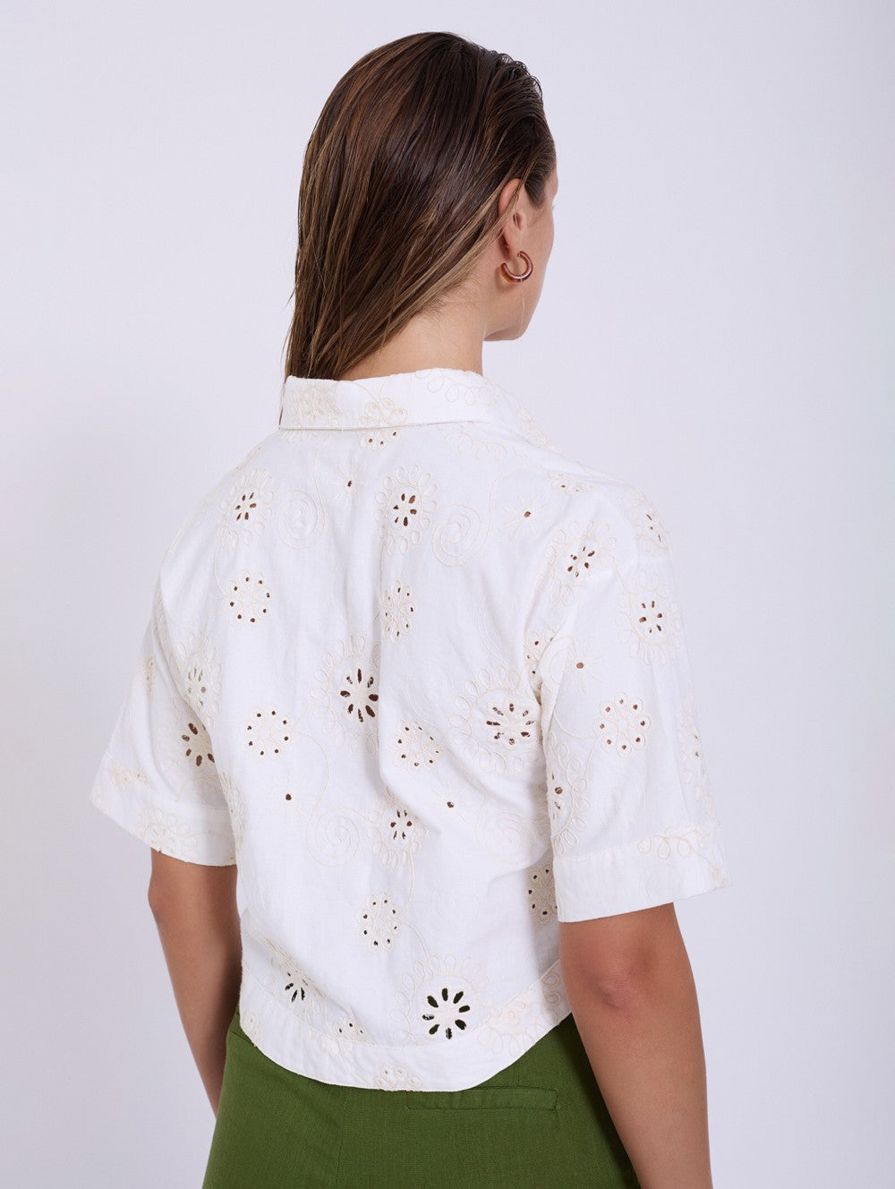 Blusa Bordada Suiça