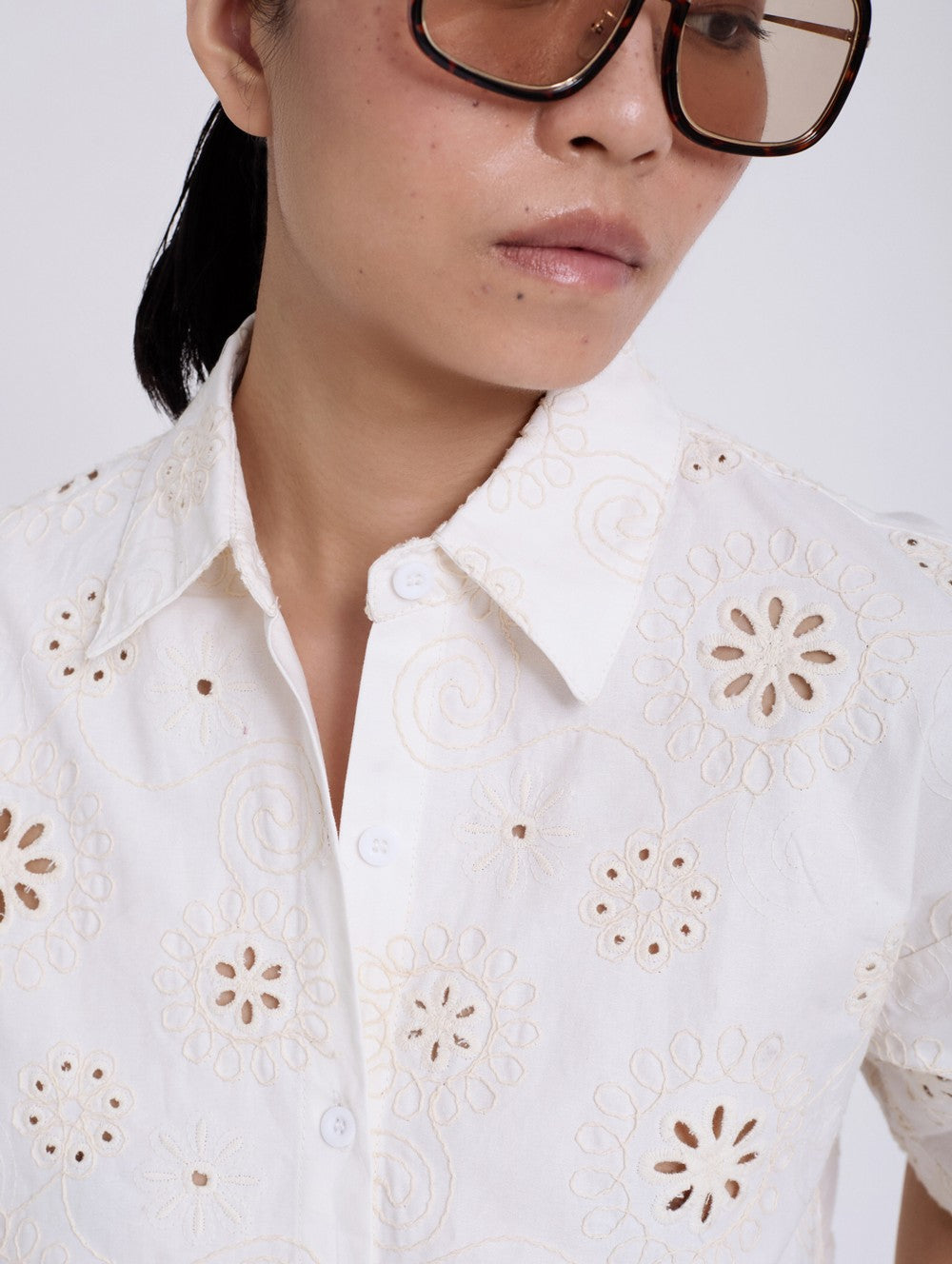 Blusa Bordada Suiça