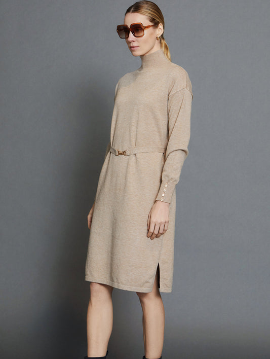 Vestido midi con botones